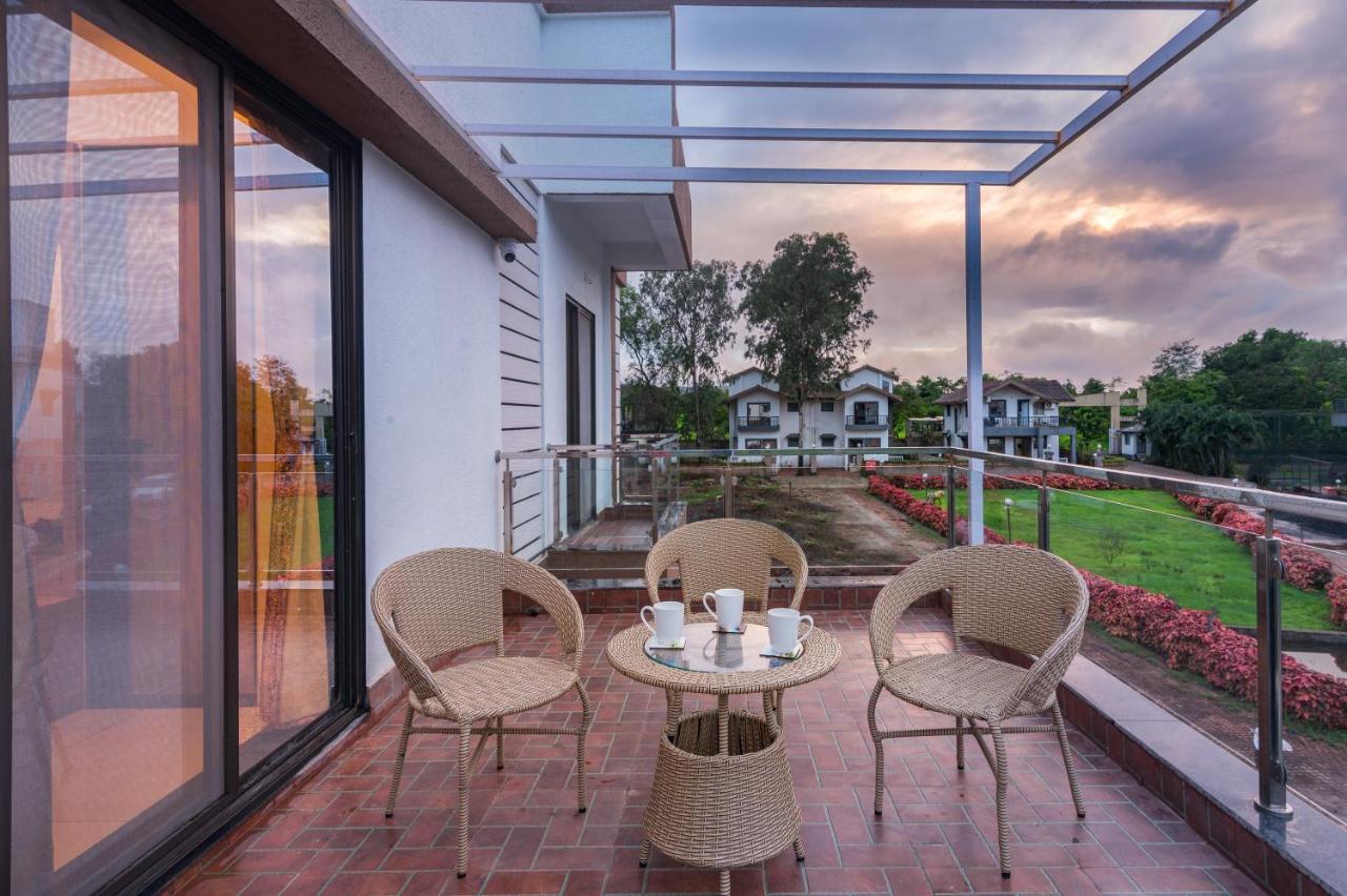 Saffronstays Aster, Plunge Pool Villa With Garden, Lonavala Buitenkant foto