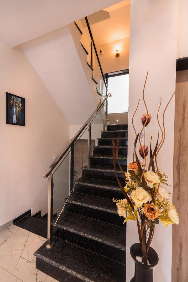 Saffronstays Aster, Plunge Pool Villa With Garden, Lonavala Buitenkant foto